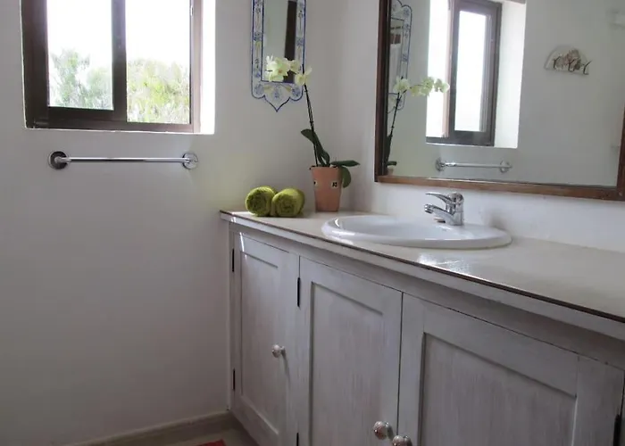 Descanso En Espacio Natural Con Vistastharada